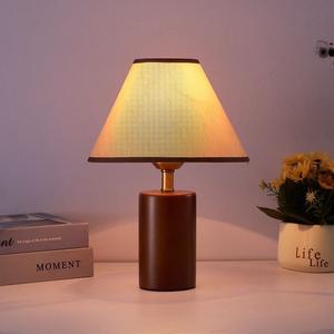 YDWUvx French Floral Print Table Lamp Retro Bedside Lamp for Unique Girly Style Warm Atmosphere Nordic Style for Master Bedroom - Product Image 5