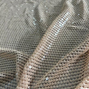 בד רקמה עם פאייטים, טכניקת רקמה חלולה, מסיס במים לחלוטין, איכותי, עבור אופנת קוטור יוקרתית וביגוד אופנה. - Product Image 3