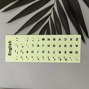 Pegatinas que brillan en la oscuridad Pegatinas de teclado luminosas con luz nocturna Pegatinas de escritorio para computadora portátil Película de teclado de idioma universal - Product Image 1