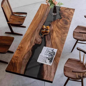 Mesa de Comedor Clásica de Madera Maciza y Resina Epoxi de Diseño Único, Personalizable en Colores para Uso en Hoteles, 2024 - Product Image 4