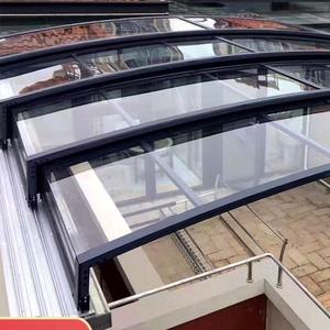 <span class=keywords><strong>Kit</strong></span> de véranda rétractable moderne haut de gamme, cadre en alliage d'aluminium épaissi, toit en verre trempé, protection UV/météo pour cour - Product Image 1