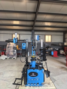 Démonte-pneus de luxe à <span class=keywords><strong>prix</strong></span> d'usine Max. Machine de <span class=keywords><strong>montage</strong></span> de pneus de voiture avec jante de 28 pouces, machine de <span class=keywords><strong>montage</strong></span> de pneus - Product Image 6