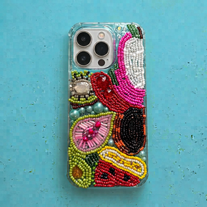 Funda de Teléfono Móvil Hecha a Mano con Cuentas Bordadas y Crochet para Mujer, Diseño Personalizado y Elegante - Product Image 1