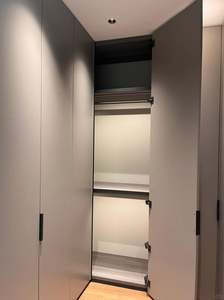 Armario personalizado de fábrica, juego de muebles de dormitorio, armario colgante de madera para el hogar del Hotel a la venta - Product Image 4