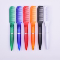 Stylo à bille en forme de peigne torsadé en plastique avec logo pour soins capillaires, perruque et toupet Promotion Brosse Stylos à bille pour enfants Cadeau pour enfants