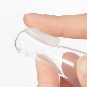 Cepillo de dientes de silicona OEM para bebés al por mayor cepillos de dientes de cerdas suaves para bebés para aprender a cepillarse los dientes - Product Image 4