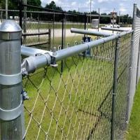 Sistema de Cercas de Seguridad de Eslabones de Cadena Personalizado con Paneles de Malla Metálica y Brazos Angulares para Perímetros Industriales y Agrícolas