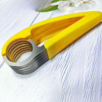 Op voorraad Handmatige RVS Worstensnijder Fruitseparator Bananen Snijder Creatieve Fruit- en Groentesnijder met mes