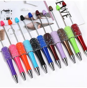 Nouveau style promotionnel : Stylo à bille en plastique <span class=keywords><strong>color</strong></span>é et scintillant avec breloque à perles DIY, personnalisable avec LOGO, idéal pour cadeaux, école et bureau - Product Image 3