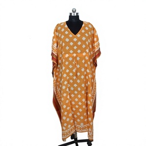 Vestido largo maxi tipo caftán de algodón orgánico con estampado artesanal de Jaipur, cuello en V, cintura natural, ideal para playa o Halloween. - Product Image 1
