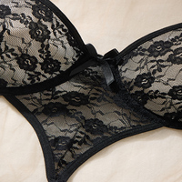 Ensemble de lingerie sexy en dentelle florale pour femme, soutien-gorge à armatures, string avec porte-jarretelles amovible, sous-vêtements de nuit transparents