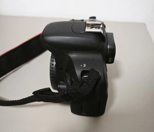 <span class=keywords><strong>Appareil</strong></span> <span class=keywords><strong>photo</strong></span> numérique d'occasion 800D 24MP avec écran tactile inclinable et vidéo Full HD à 60p - Product Image 3