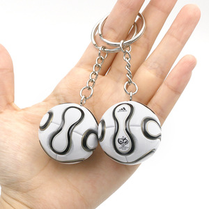 Llavero <span class=keywords><strong>de</strong></span> Fútbol <span class=keywords><strong>de</strong></span> PVC y Cuero PU al por Mayor - Mini Diseño Creativo para Regalos y Adornos - Product Image 2