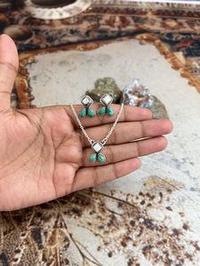 ชุดสร้อยคอและต่างหูเงินแท้สเตอร์ลิงคุณภาพสูง งานแฮนด์เมด ประดับด้วยหินไวท์บัฟฟาโลและคิงแมน - Product Image 3