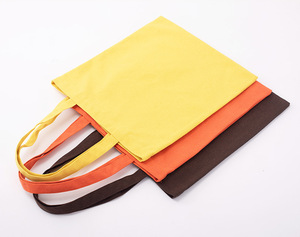 Sacs fourre-tout promotionnels pliants en toile de coton recyclé coloré avec logo personnalisé - Product Image 2