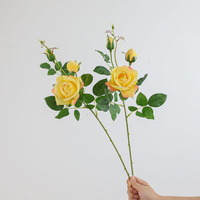 Vente en gros de roses artificielles à tiges multiples, fleurs en soie pour arche de mariage, décoration d'hôtel, plusieurs couleurs disponibles