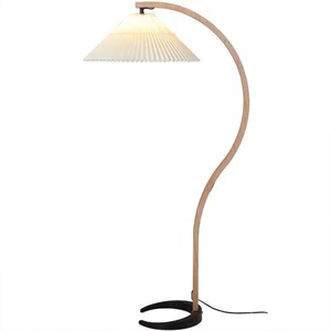 Lampada da terra con ombrello pieghettato retrò in legno massello classico nordico - Product Image 6