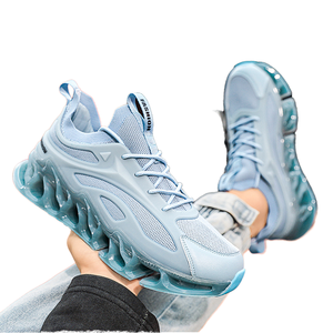 Baskets de mode pour hommes avec logo personnalisé, rehaussantes, en maille respirante, pour l'automne, chaussures de sport et de marche avec semelle intérieure en TPR - Product Image 1