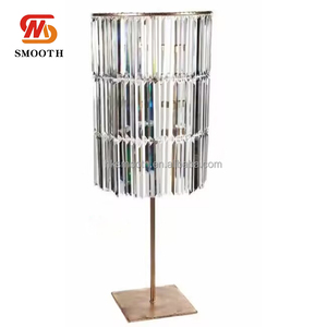 ขาตั้งตกแต่งงานแต่งงานแบบคริสตัลสีเงินสำหรับจัดดอกไม้ในงานเลี้ยง - Product Image 3