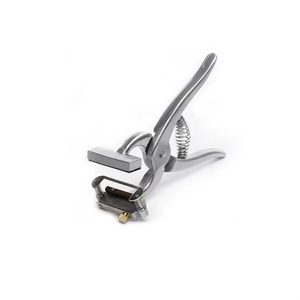 Nouvel équipement agricole : Machines de <span class=keywords><strong>tatouage</strong></span> auriculaire réutilisables en argent pour animaux (moutons, chèvres, porcs) - Acier inoxydable 304, portables, garantie 1 an - Product Image 4