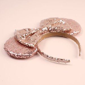 ที่คาดผมลายจุดประดับเลื่อมโบว์ใหญ่สีแดงพร้อมหูหนูสีดำสำหรับเด็ก ใช้เป็นอุปกรณ์ประกอบฉากถ่ายรูปในงานปาร์ตี้วันหยุดสุดคลาสสิก - Product Image 4