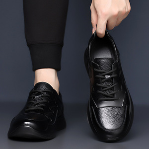 รองเท้าลำลองหนังสีดำสำหรับผู้ชาย ส้นเตี้ย ใส่สบาย เหมาะกับการเดิน ทำงาน พื้นรองเท้า EVA พื้นยาง - Product Image 3