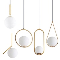 Suspension à anneau en métal Lampes suspendues postmodernes Abat-jour en verre Lustre suspendu or Restaurant chambre à coucher Lampe suspendue