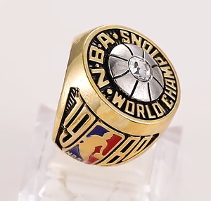 N BA อย่างเป็นทางการ1980 <span class=keywords><strong>Los</strong></span> <span class=keywords><strong>Angeles</strong></span> <span class=keywords><strong>Lakers</strong></span> แหวนแชมป์บาสเก็ตบอลแหวน Kobe <span class=keywords><strong>Bryant</strong></span> ฝังพลอยเทียมของขวัญครบรอบ - Product Image 5