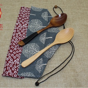 Cucharas de madera estilo japonés de color sólido y cuerpo recto para arroz, sopa y uso infantil. - Product Image 3