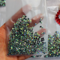 Strass Thermocollants à Fond Plat de Haute Qualité SS3-SS40 en Gros d'Usine pour la Décoration de Vêtements