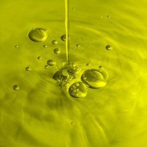 Kadalys Fabriqué en France 50ml Huile précieuse de banane verte et huile essentielle de vanille pour le corps, fortifie et nourrit la peau - Product Image 3