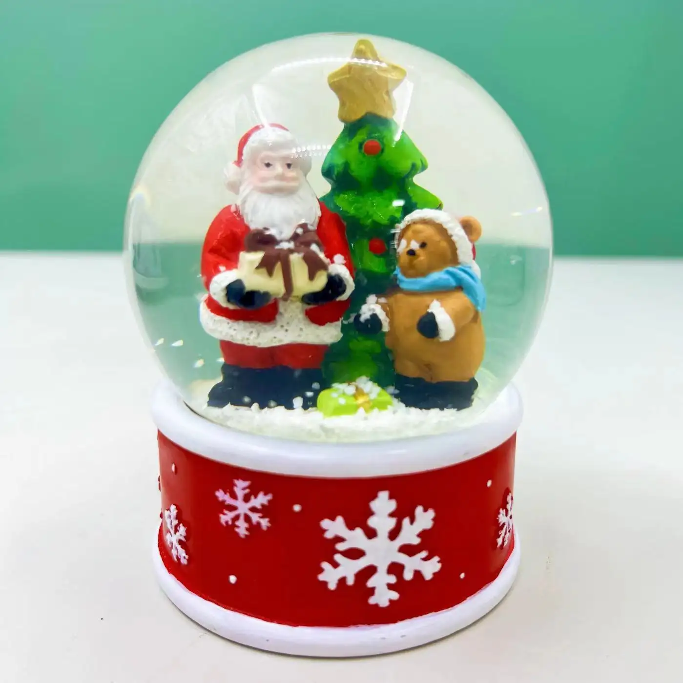 Venta al por mayor personalizado Santa y oso resina agua nieve bola mesa de cristal decoración recuerdos regalo Navidad globos de nieve