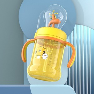 Bicchiere usa e getta in plastica a forma di balena da 24 once con manico, cannuccia e coperchio per adulti e bambini - Product Image 5