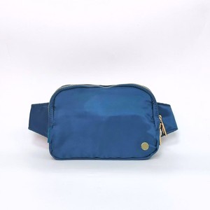 USA Oversea Warehouse 2L Yoga Sport Fanny Pack with Gold Logo <b>Strap</b> <b>Shoulder</b> Bag Outdoor Waist Bag Belt Bag for Men Women - Product Image 3