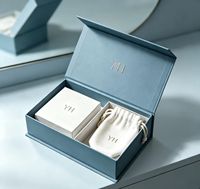 Coffret Cadeau Magnétique Personnalisé pour Bijoux avec Diviseur Intérieur Rigide, Pochette en Velours, Revêtement UV, Paillettes, Écologique et Recyclable