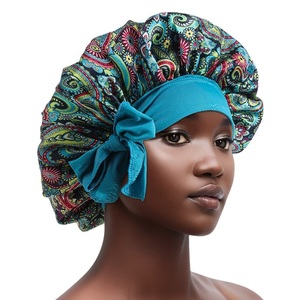 Bonnet Homme Wide Edged Overs ized Night cap Long Tie Print Satin Schlafmütze für Frauen - Product Image 1