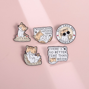 Spille con risvolto in smalto personalizzato "il mio migliore amico è gatto" spille in metallo scritte con stampa UV a tema fatato regali creativi per bambini <span class=keywords><strong>amici</strong></span> - Product Image 3