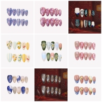 Ongles en acrylique à presser, motif amande, peints à la main, motifs rayés contrastés bleu myrtille, cerise, orange, personnalisables pour les voyages et les rendez-vous