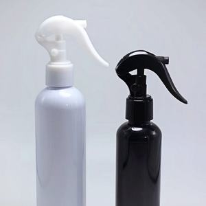 Botellas de Spray con Gatillo de Plástico Blanco y Negro de 150ml y 500ml, Recargables, con Pulverización Fina, para Cosméticos, Peluquería y Maquillaje - Product Image 4