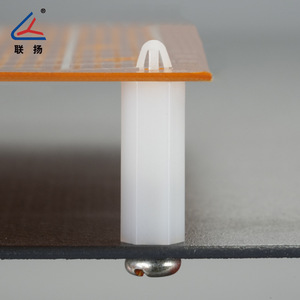 Espaciador hexagonal de plástico con cierre a presión Lianyang Nylon FM3FM4 para soporte de aislamiento en aplicaciones eléctricas - Product Image 3
