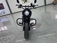 Motocyclettes d'occasion Loncin V-bobber Cruiser 250cc, motos vintage, motos de rue à essence, état d'origine