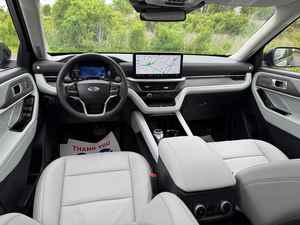 SUV Ford Explorer PLATINUM d'occasion - Product Image 3