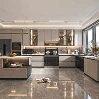 Meubles de cuisine modernes de luxe sur mesure en bois massif écologique avec vitrine à vin intégrée, îlot de rangement et ensemble d'armoires