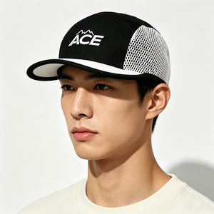 Casquette de camping personnalisée 5 panneaux en toile, corps noir, bordure blanche, broderie ACE Montagne, impression par sublimation, séchage rapide, respirante, pour l'extérieur - Product Image 1