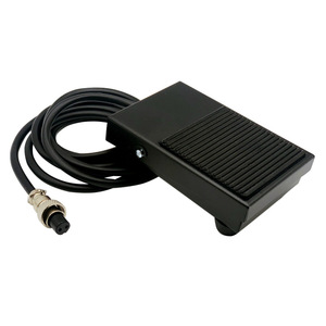 Interrupteur au pied TFS-1 en métal avec prise aviation et câble de 2 mètres, 2 ou 3 fils, pour interrupteurs TFS-201/TFS-302 - Product Image 1