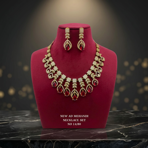 Conjunto de Collar Gargantilla Chapado en Oro con Diamantes Americanos y Pendientes de Circonita Cúbica con Gema en Forma de Lágrima Verde Esmeralda para Mujer, Ideal para Bodas - Product Image 2
