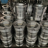 Pièces de machines de construction : Capuchon de vérin hydraulique, Couvercle de tête de joint de vérin de bras, flèche et godet Zx240-3 Zx330-3 Zx200-3