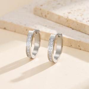 Pendientes de Aro Huggie de Lujo de Acero Inoxidable con Circonitas Pavé, Chapados en Oro de 18K, Geométricos, Joyería para Mujer - Product Image 5