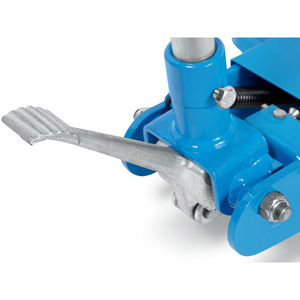 Chariot élévateur hydraulique OMCN 3030, levage de 555mm, capacité de 6000kg - Product Image 3