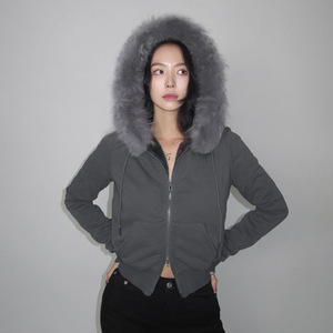 Áo khoác cardigan nữ có mũ trùm đầu, in họa tiết rằn ri, phối lông, đường may nổi bật, khóa kéo eo, phong cách đường phố, cá tính. - Product Image 2